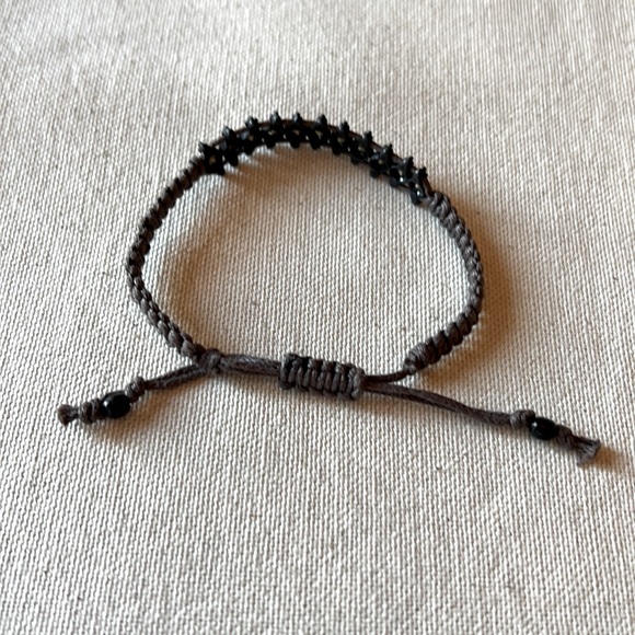 Gloriana Crystal and Macrame bracelet - Picture 4 of 6